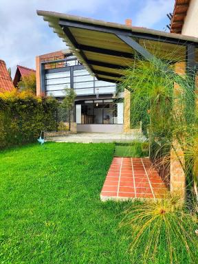 Hermoso apartamento con vista al lago - Housity