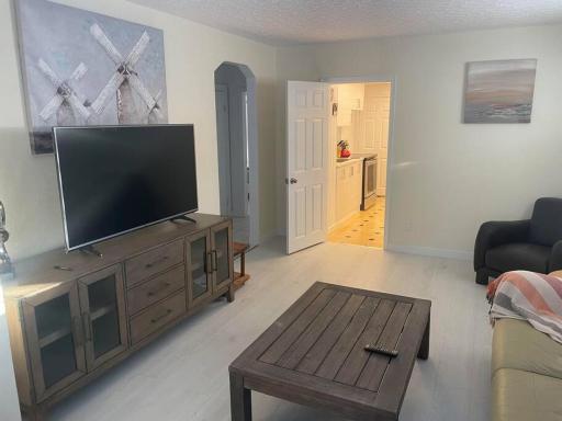 Newly renovated 3 bedroom, 2 bathroom house - Housity