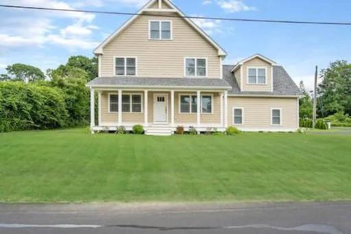 Walk To Beach 2 Miles from Downtown Newport Great For Families Central AC - Housity