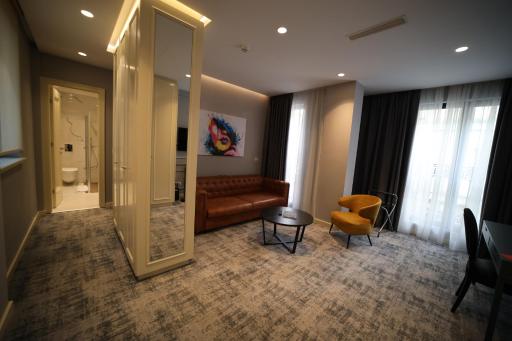 H41 Luxury Suites - Housity