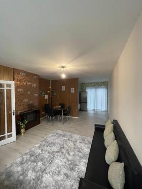 Spacious 3-BR house perfect for Weekend getaway - Housity