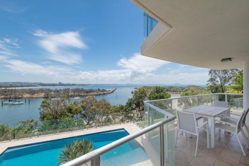 2 bedrooms apartment on the beach and with air conditioning and pool - Housity