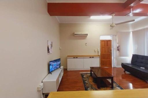 Spacious 1 Bedroom, Self Catering Apartment in Glenwood, Durban - Housity