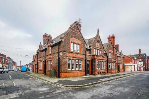 The Anfield Hotel - Housity