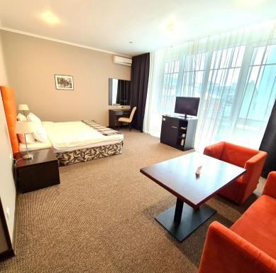 Bontiak Hotel - Housity