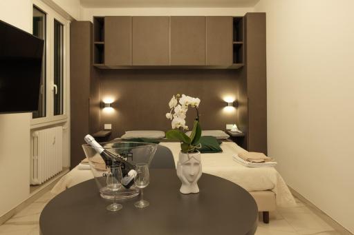 Zeus-08: Splendido monolocale, zona San Siro - Housity