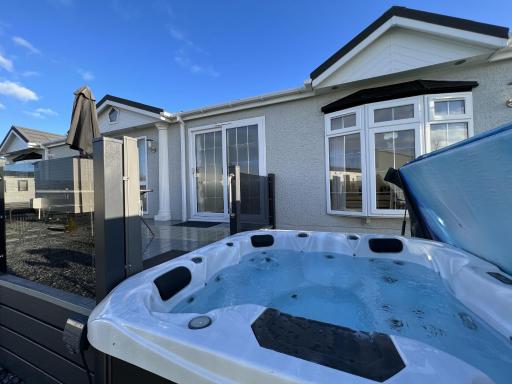 Stewarts Resort Lodge 4 - Housity