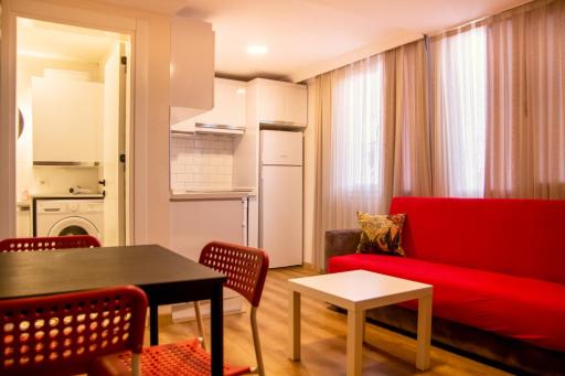 Colorful Apartment near Kulturpark Izmir - Housity
