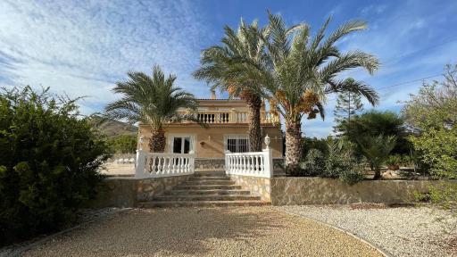 Charmante Villa avec piscine montagne/plage - Housity
