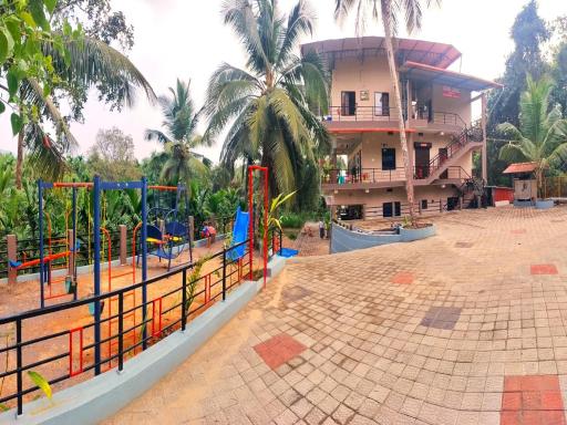 STAYMAKER Roopa Lodge - Housity