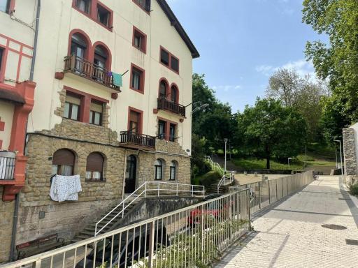 APARTAMENTO AMPLIO en DONOSTIA-SAN SEBASTIAN - Housity