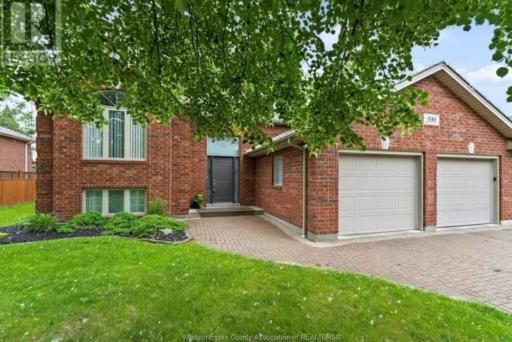 3 Bedroom basement unit with Free Parking , WiFi. - Housity