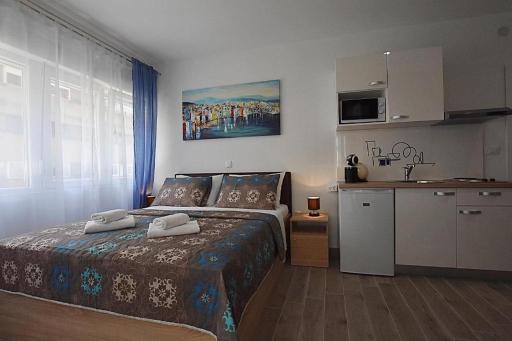 Roko & Borna free public parking - Housity