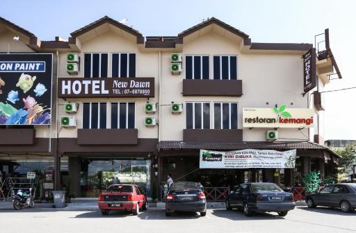 New Dawn Hotel Pontian Sdn Bhd - Housity