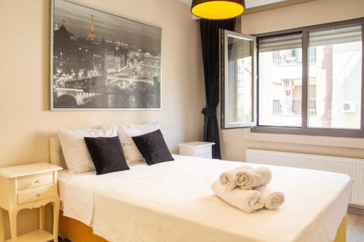 Pleasant and Central Flat with Balcony in Izmir - Housity