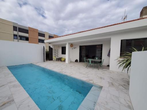 Maison Bord de mer, unique sur Port La Nouvelle - Housity