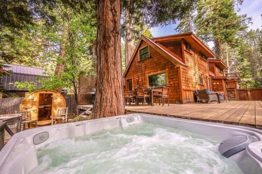 Chalet & Guest House w/ Spa, Sauna, Piano, Bikes - Housity