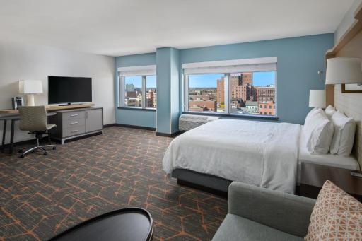 Holiday Inn Portland-By the Bay, an IHG Hotel - Housity