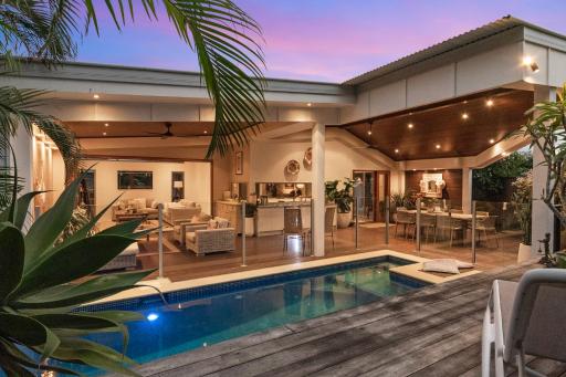 Relaxed Luxury In Paradise - A touch of Breeze! - Housity