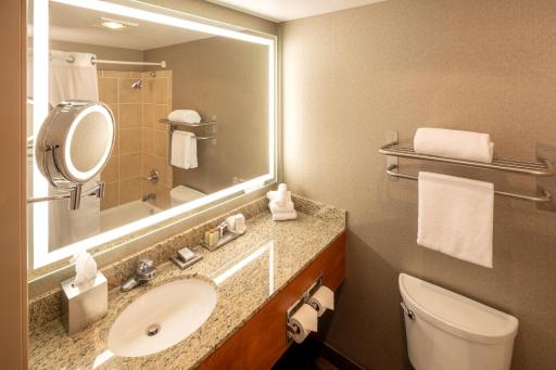 Silver Cloud Hotel Tacoma Waterfront - Housity