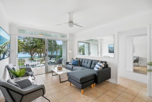Palm Breeze - Burleigh Letting - Housity