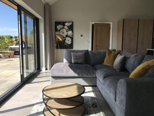Water Lily Cottage, Ashlin Farm Barns - Housity