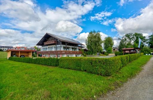 Cafe zum Toni - Housity
