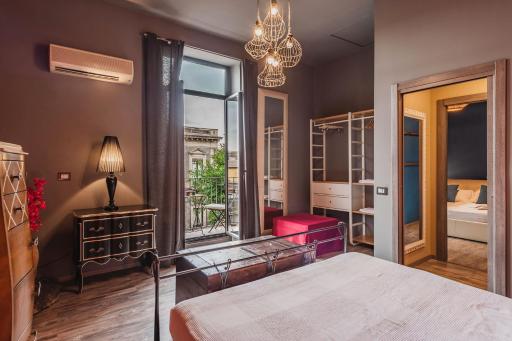 Ursino apartment with balcony by Wonderful Italy - Housity