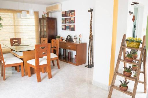 Casa completa con una habitación y 3 camas - Hizvo