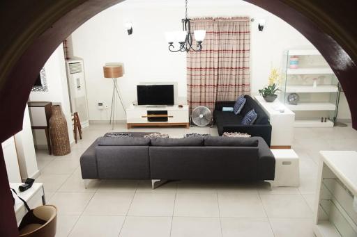 Luxury 2 bed/2 lounges house & a pool in Oniru, VI - Housity
