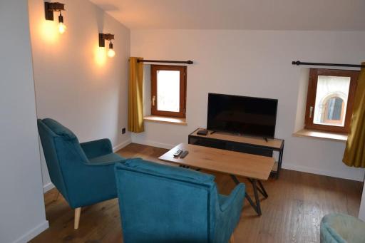 Le Chastenoy : vieille ville - Housity