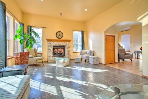 Oklahoma Country Estate on 2 Acres with Pool! - Housity