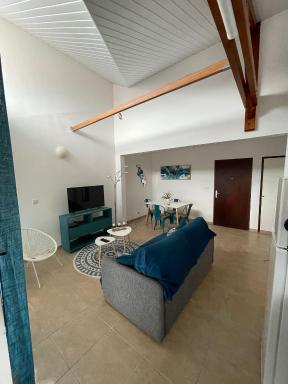 NANA COCOONING- C42- Vue Panoramique - Appartement Cosy et Lumineux- Cuisine équipée- CLIM-NETFLIX-Parking public gratuit-Garage privé payant - Housity