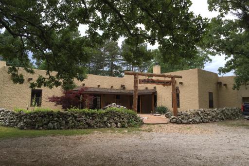 Stone Wall Mountain - Housity
