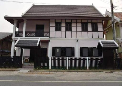 Ban Lao House - Housity