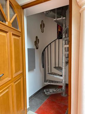 Location Studio de charme 1er étage - Housity