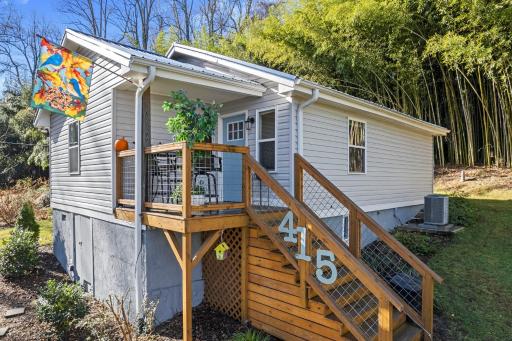 The Bamboo Bungalow - Housity