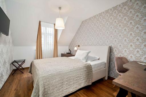 Hotel MAXPLAZA - Hizvo