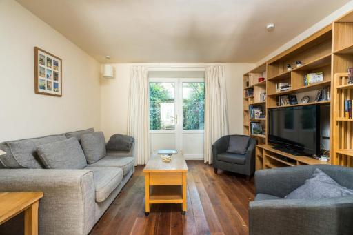 Super 1BD Flat in the heart of Blackheath Village - Housity