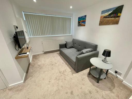 *Close to Beach* One Bedroom Suite with Parking - Housity