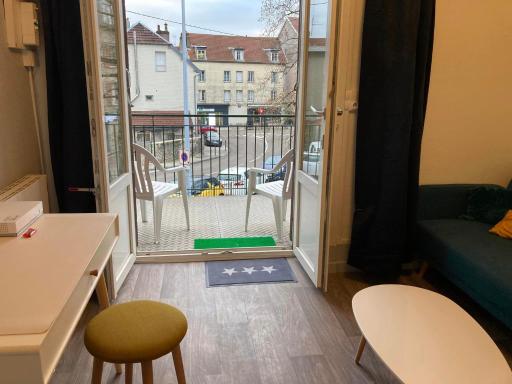 Le Voyageur - Housity