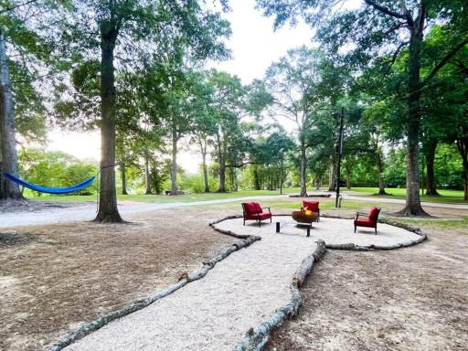 Unwind & Relax at Azalea Cottage on Bayou - Housity