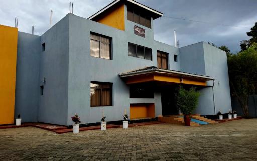 Monrovia Guest House - Housity