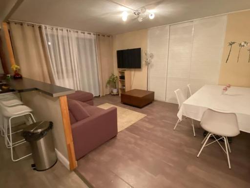Superbe appartement avec piscine et vue sur Paris - Housity