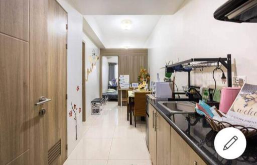 Lovely Condo 2-BR w/balcony in SM-Sucat, Paranaque - Housity