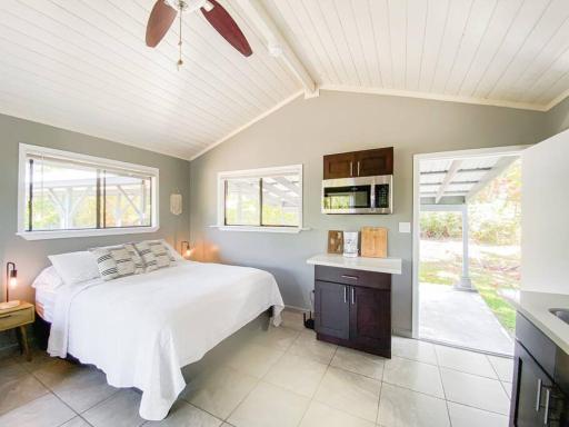 NEW Surf Getaway Secluded Studio Oasis 2 Mi to Beach! - Housity