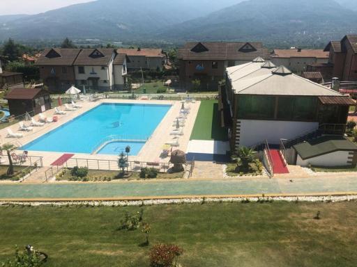 Villa near Kartepe with Jacuzzi and Shared Pool - Housity