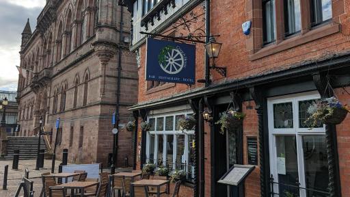 The Coach House Inn - Housity