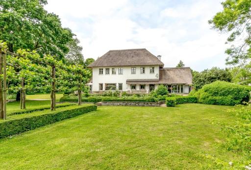 Luxury Raesborre Domain - Housity
