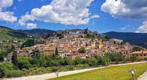 Roccia dAmbra - Housity